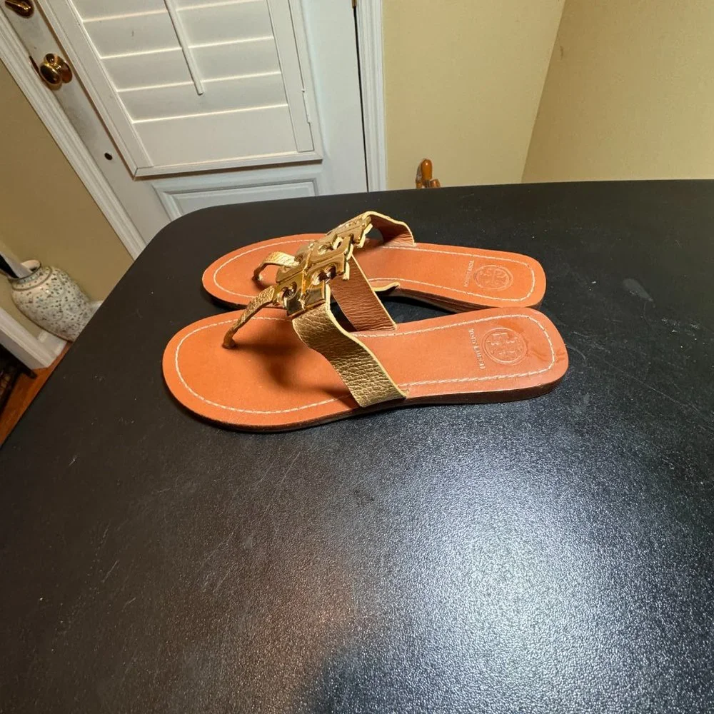Tory Burch size 7.5 leather gold monroe sandal slipper
